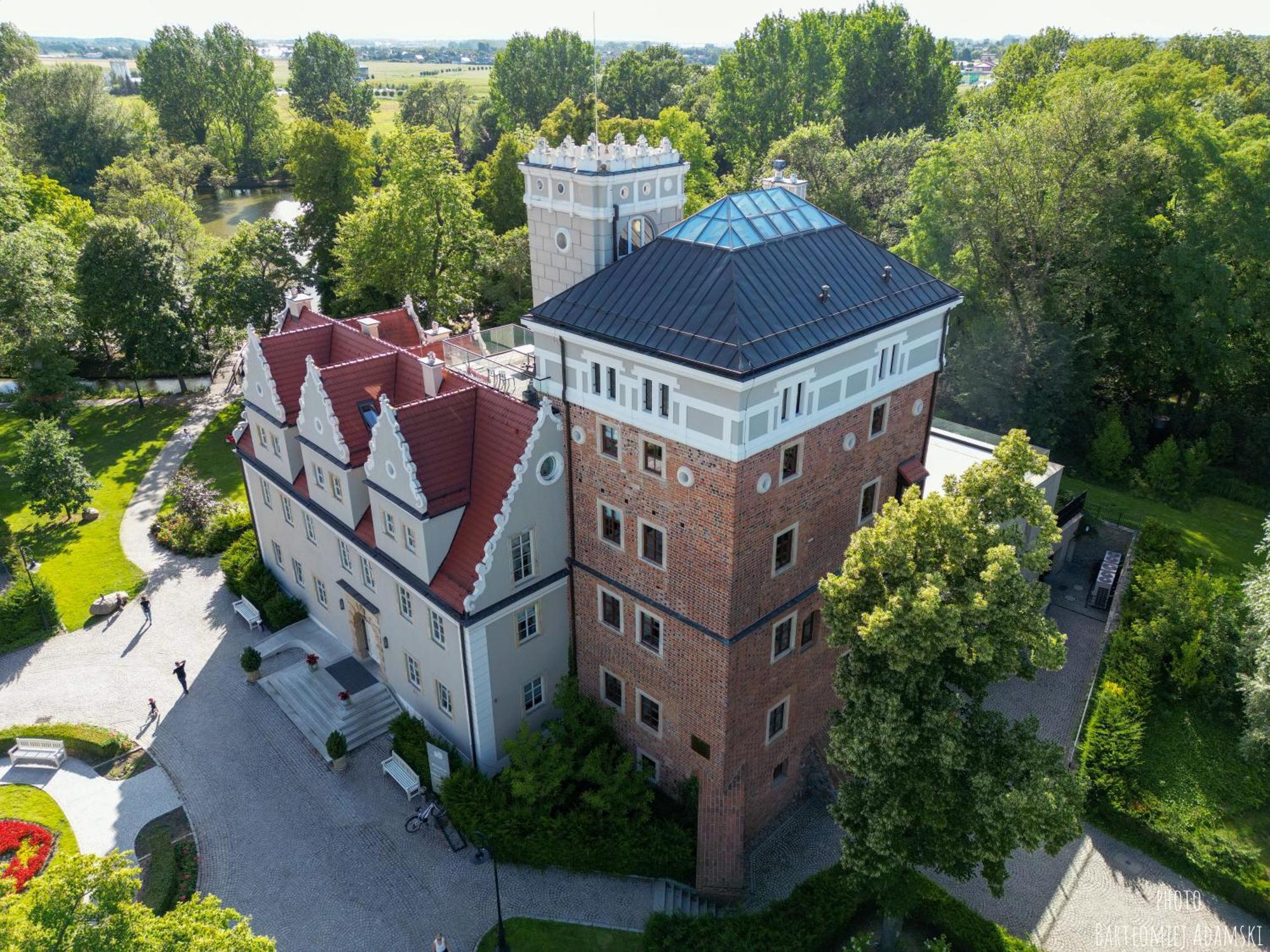 Zamek Topacz Wysoka  Extérieur photo